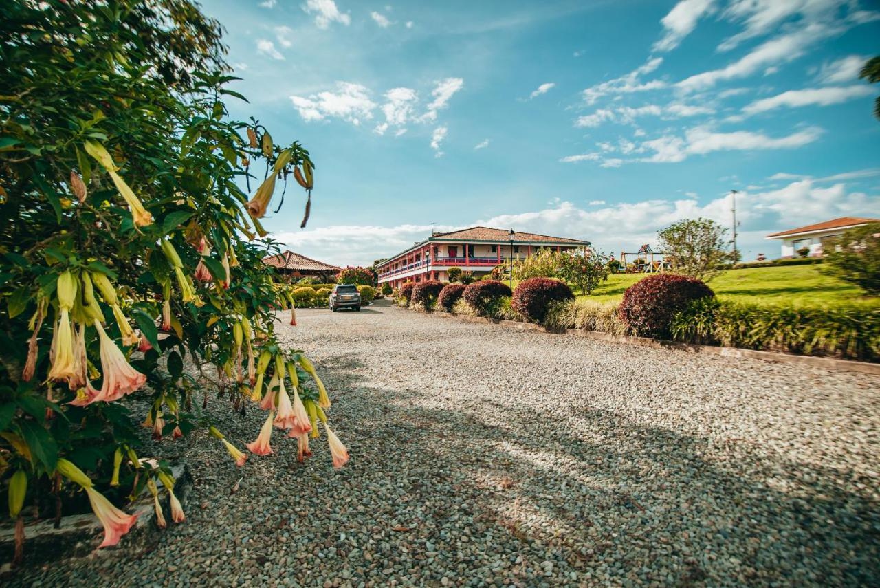 Hotel Arrayanes Del Quindio Montenegro Esterno foto